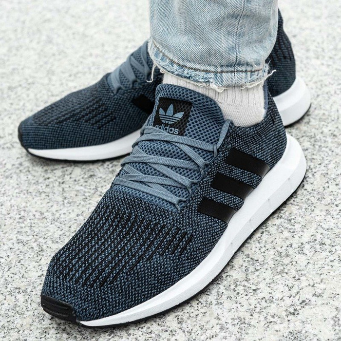 Buty sportowe męskie Adidas Swift Run (CQ2120)