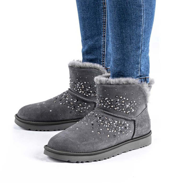 Buty zimowe damskie UGG W Classic Galaxy Bling Mini (1103799-CHRC)