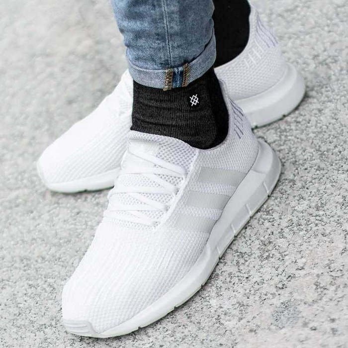 Buty sportowe męskie Adidas Swift Run (B37725)