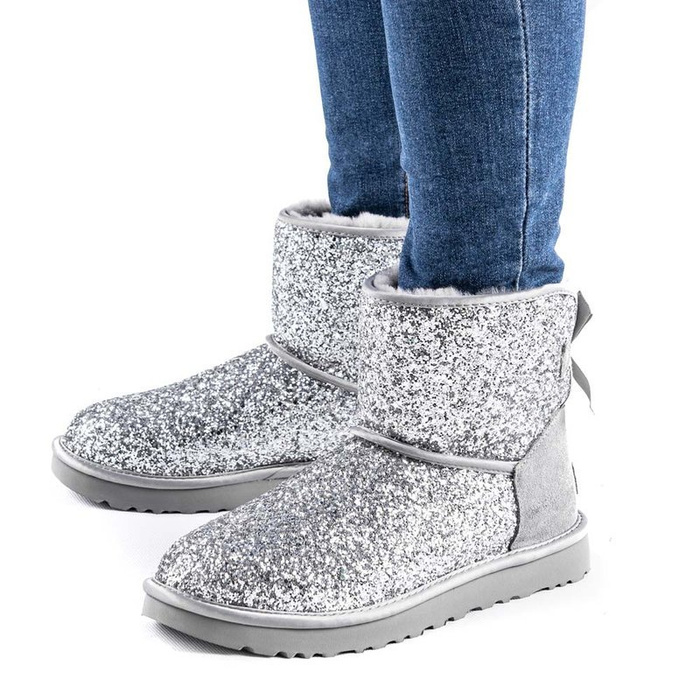 Buty zimowe damskie UGG W Classic Mini Bow Cosmos (1107073-SLVR)