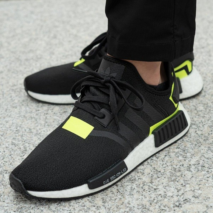 Buty sportowe męskie Adidas NMD_R1 (BD7751)